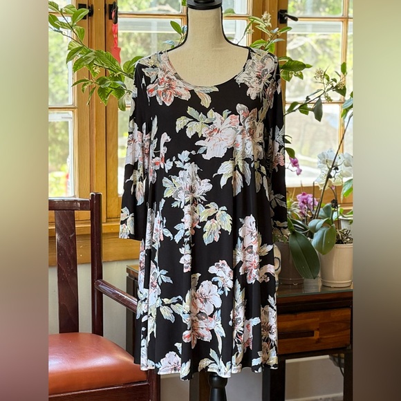 Karen Kane Dresses & Skirts - Floral Print Dress